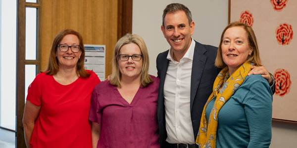 Oz Kiwi representatives with Federal Treasurer Jim Chalmers. Photo supplied.